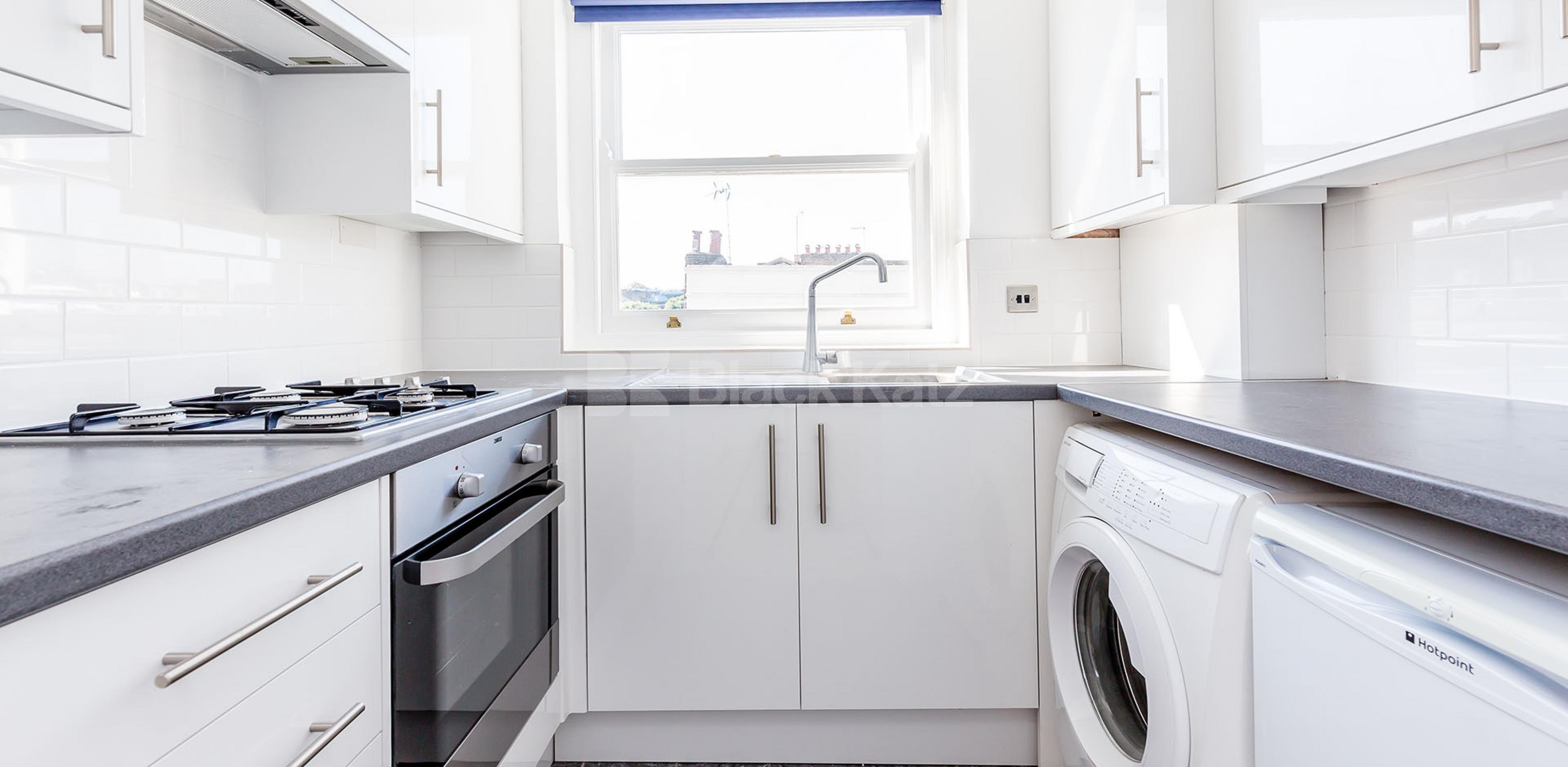 			2 Bedroom, 1 bath, 1 reception Flat			 Drummond Street, EUSTON NW1